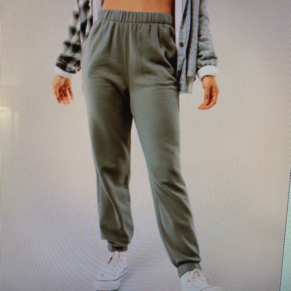 HOLLISTER Brand new ultra high rise sweatpants. size SMALL.